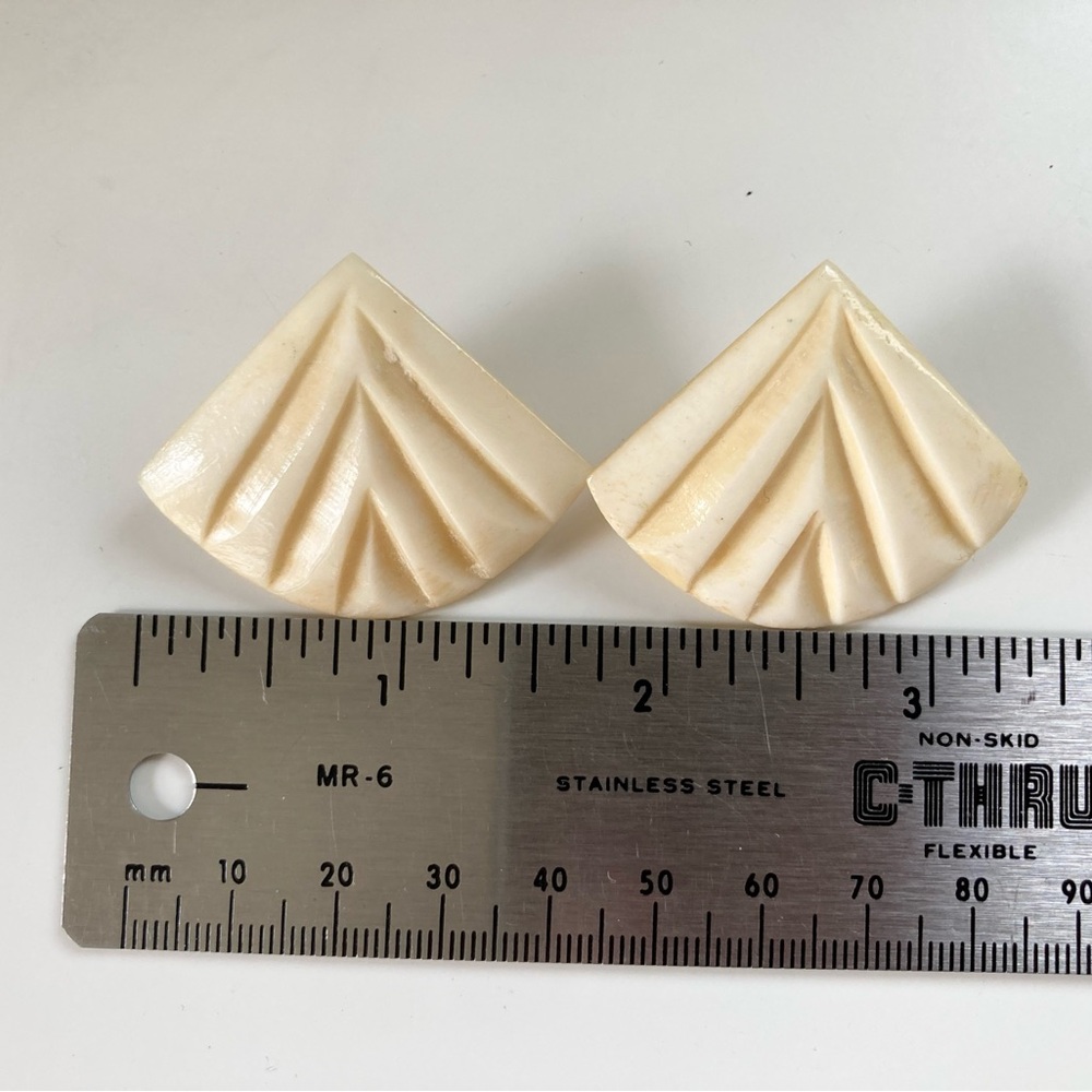 Vintage Geometric Cream Stud Earrings